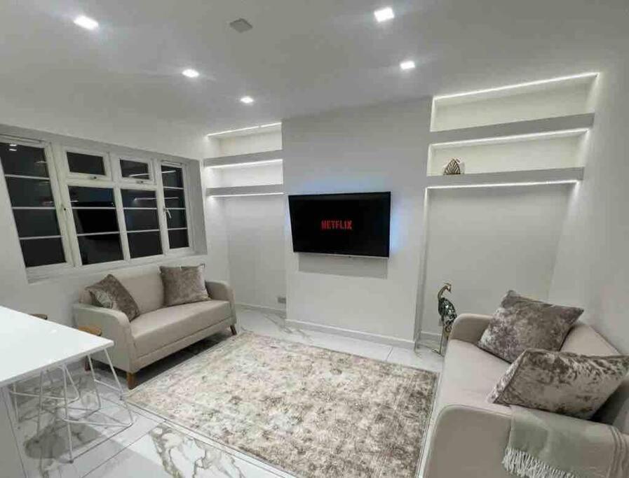 Premium Private Apartment Minutes To Central London Exterior photo